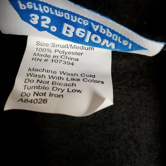 35 Degrees Below Fleece Wraparound Womens Small/Medium Black Shawl w/Pockets - Picture 6 of 9